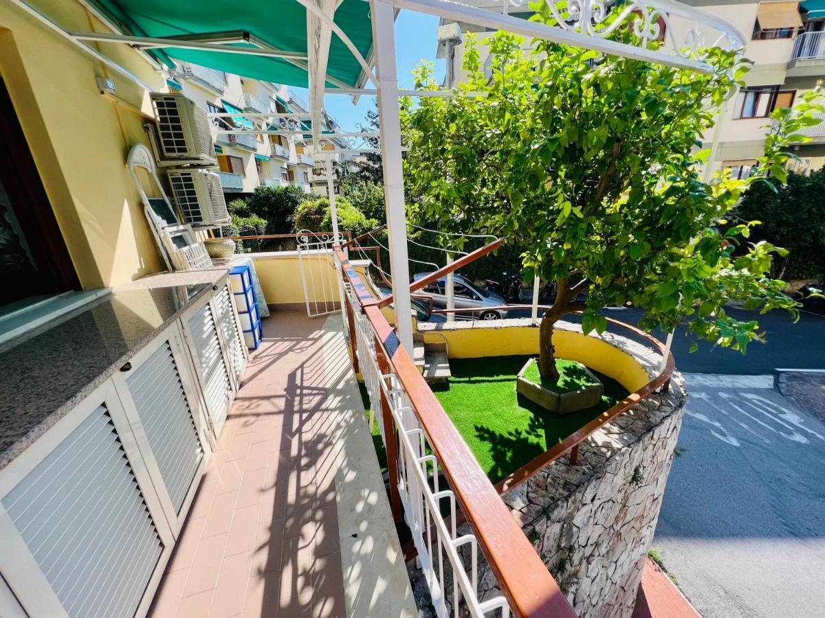 Treehouse Sorrento Apartment Extérieur photo
