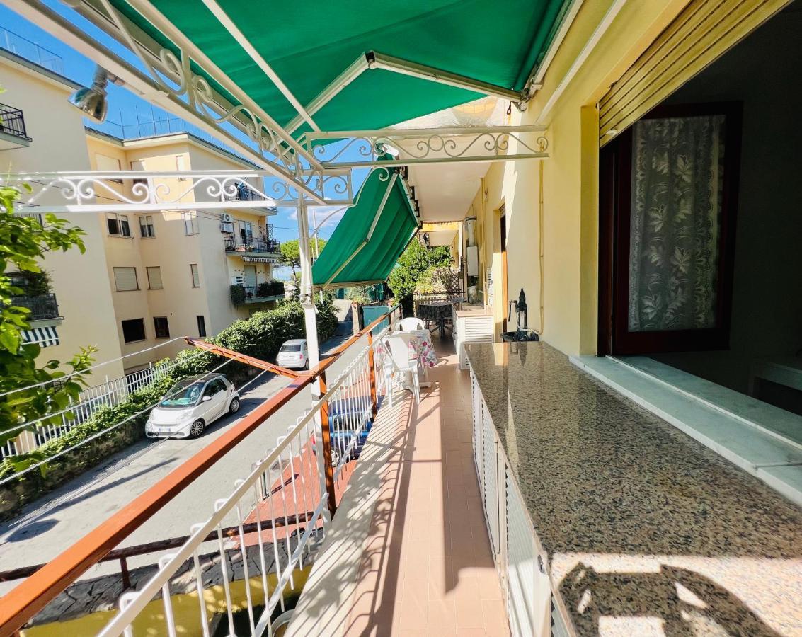 Treehouse Sorrento Apartment Extérieur photo